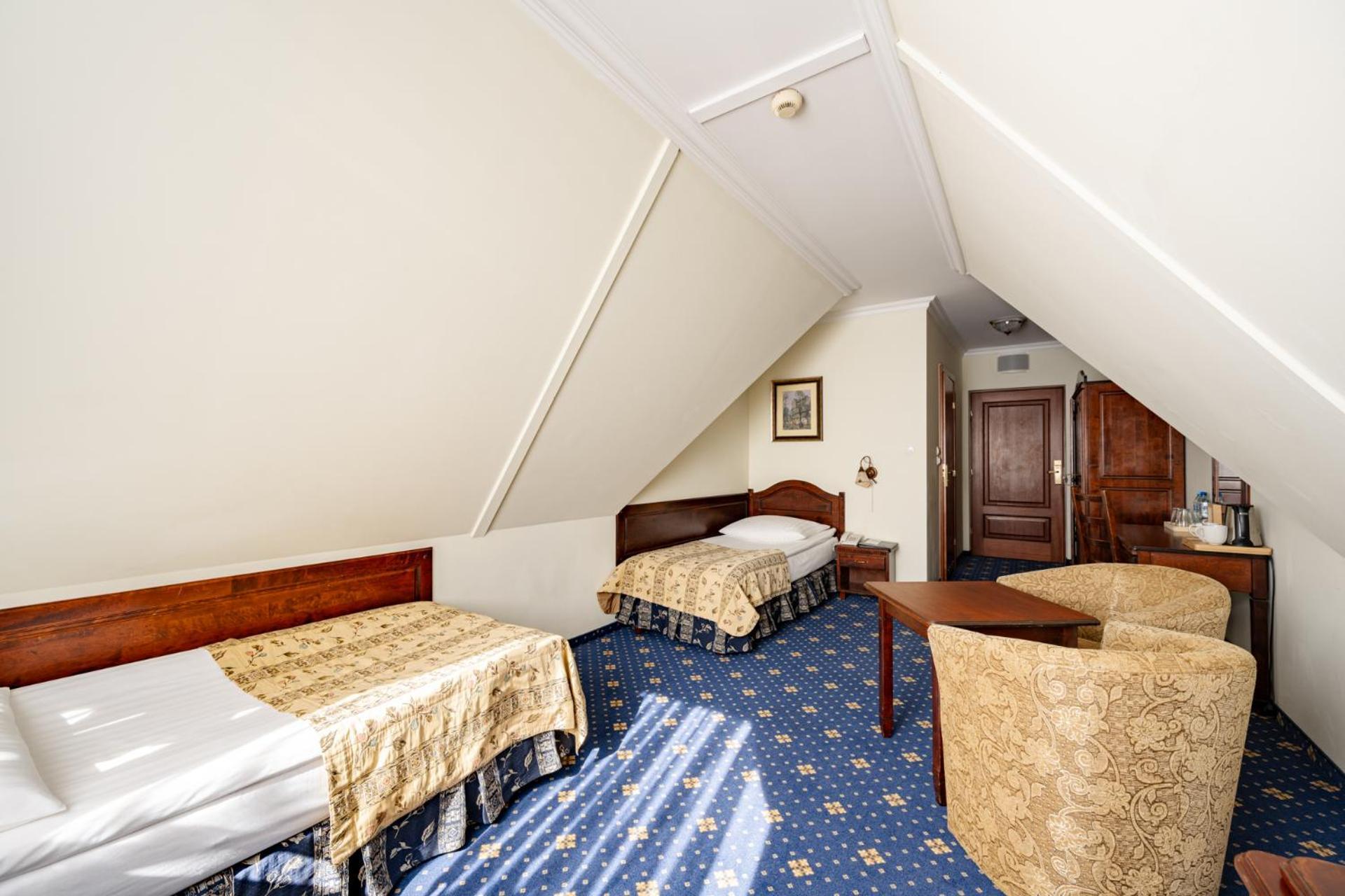 Standard Twin Room